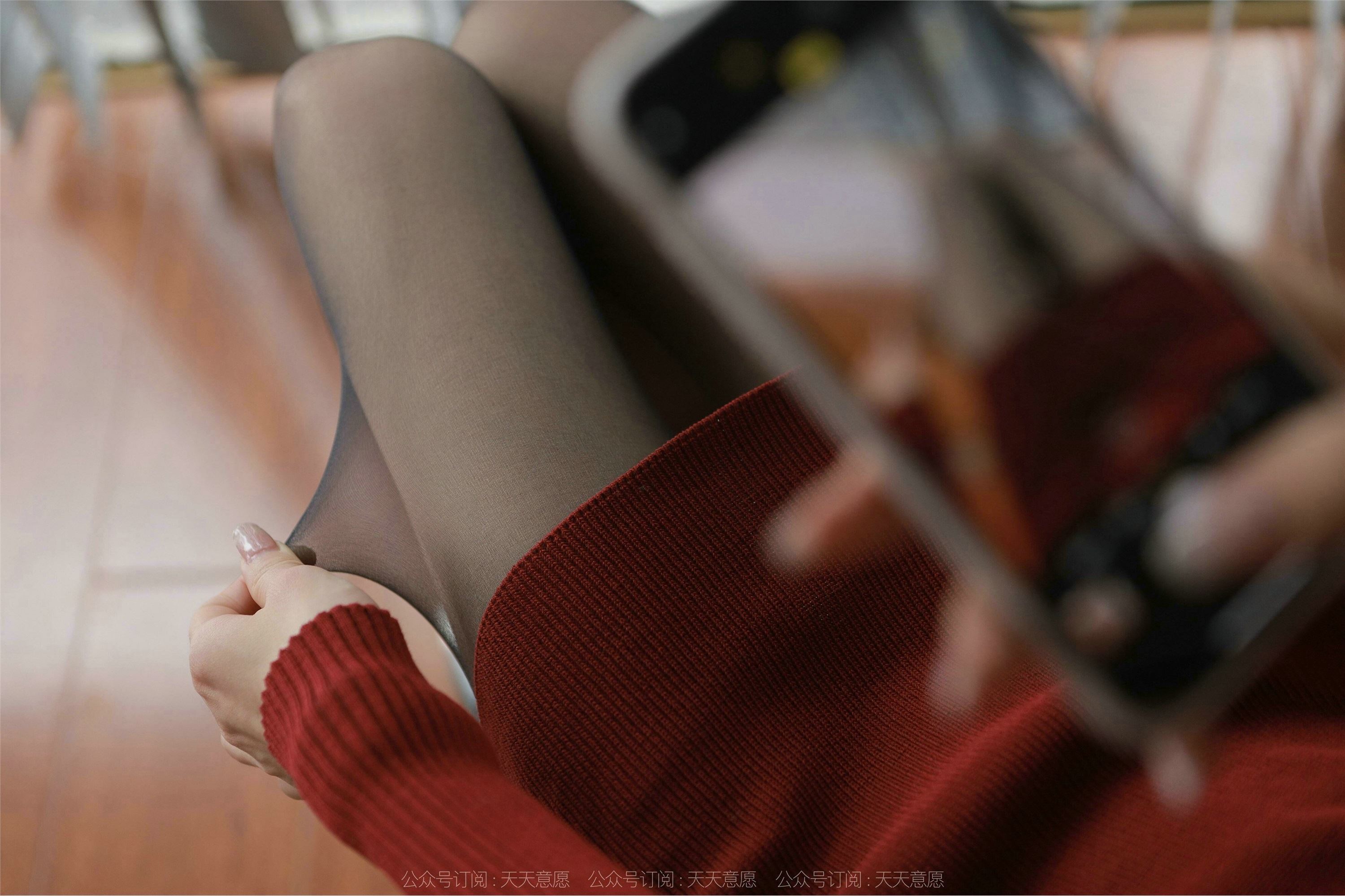 IESS异思趣向  2022.03.09 丝享家1023：小六《红裙嘿丝自拍》